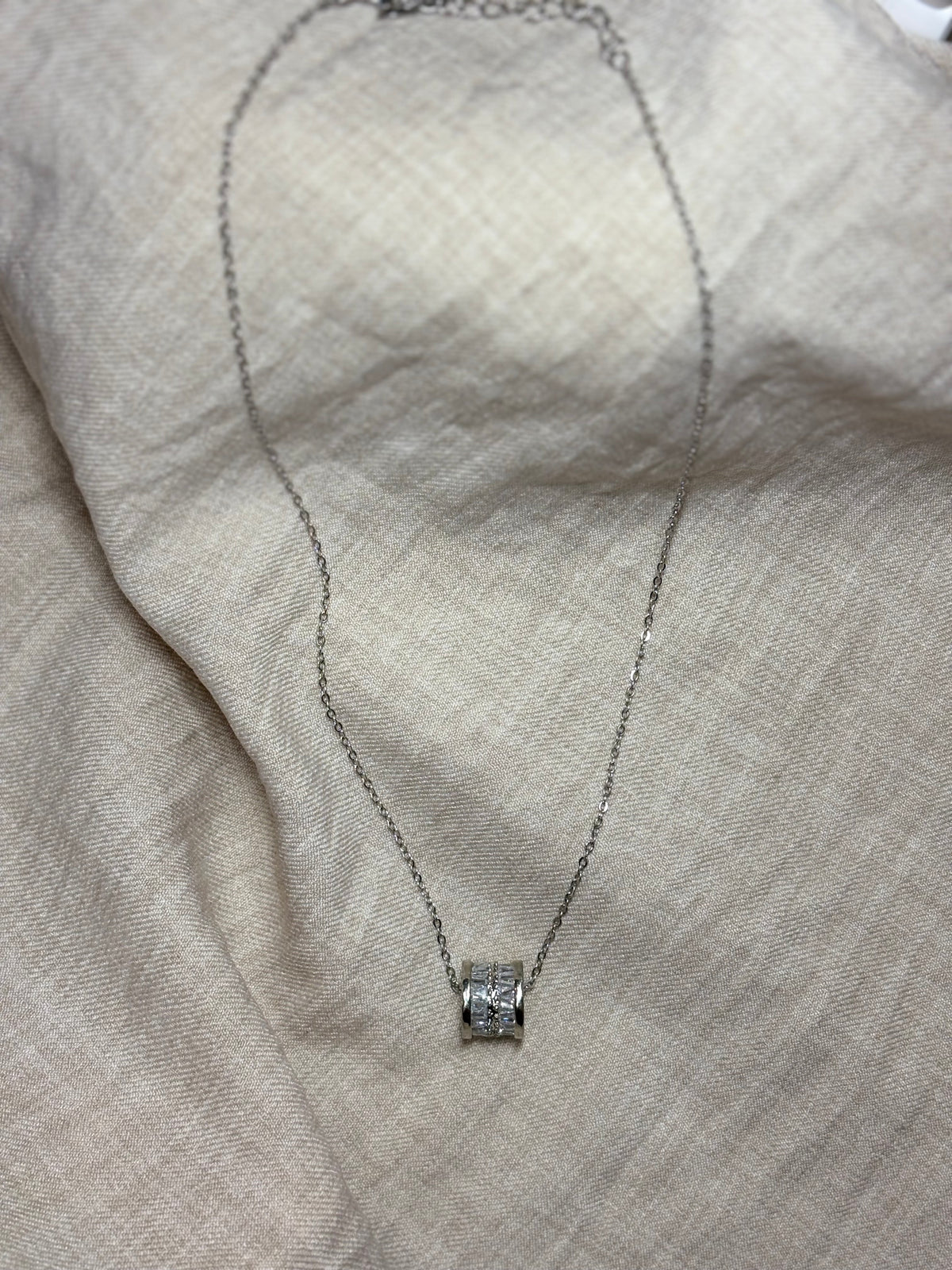 Collier Kara
